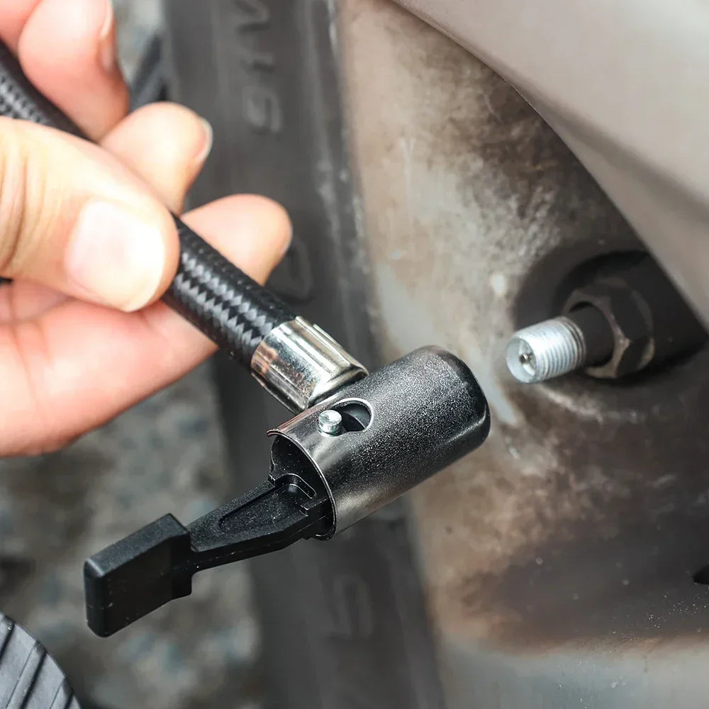 משאבת ניפוח קומפקטית בחיבור לשקע הרכב 12V