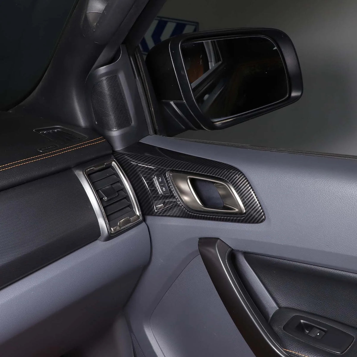 כיסוי קרבון לפאנל הפנים Ford Ranger Wildtrak