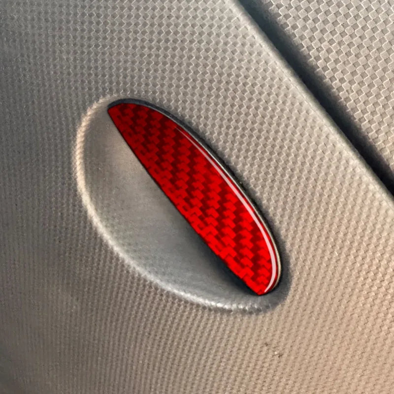 מדבקת קרבון לתא אחסון SEAT Leon 2005–2012