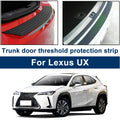פס גומי למגן סף תא המטען ב-Lexus UX